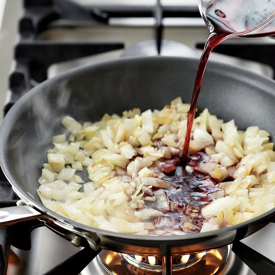 All-Clad d5 Stainless-Steel Nonstick Covered Fry Pan, 30 cm 6 All-Clad d5 Stainless-Steel Nonstick Covered Fry Pan, 30 cm - Image 6