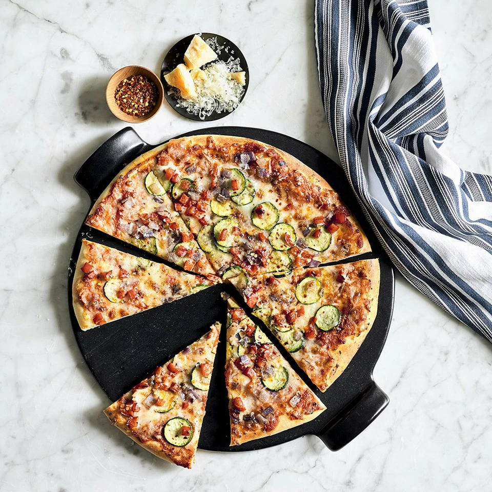 Emile Henry French Ceramic Pizza Stone - Black 2 Emile Henry French Ceramic Pizza Stone - Black - Image 2