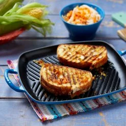 Le Creuset Cast Iron Rectangular Grill 8 Le Creuset Cast Iron Rectangular Grill -Cookware Shop Online le creuset cast iron fish grill alt3 z