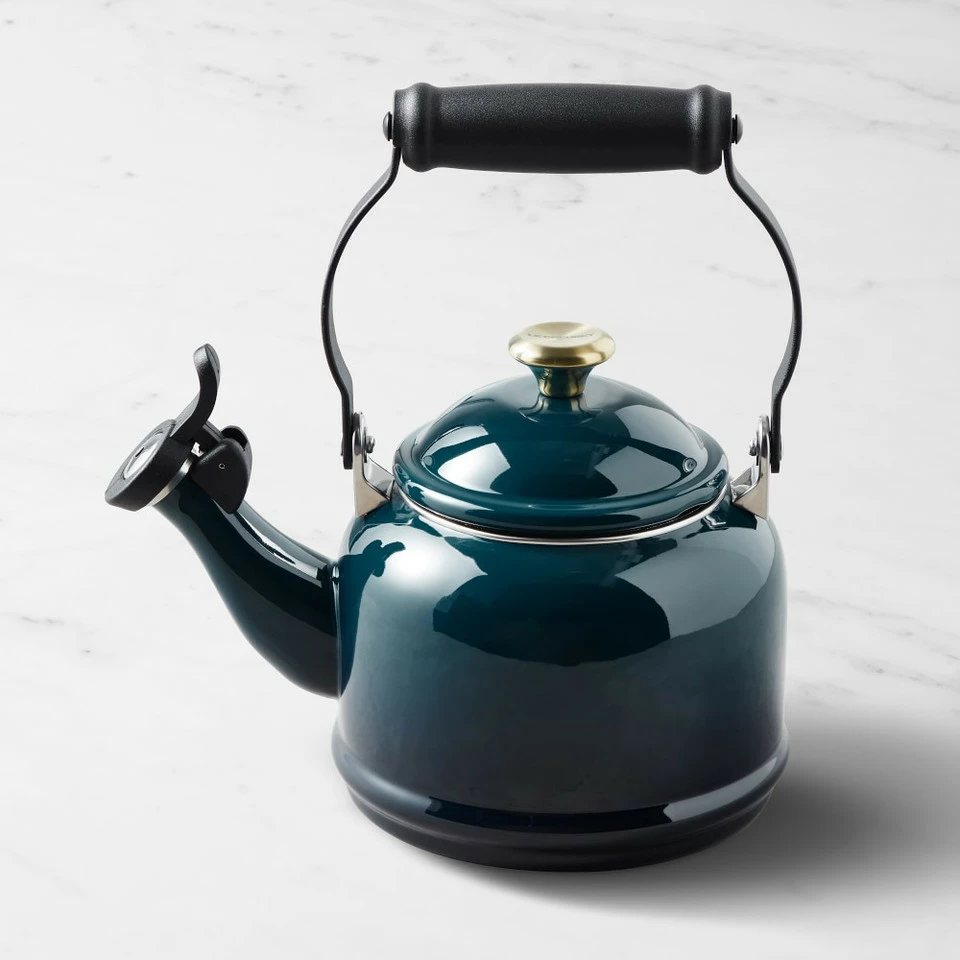 Le Creuset Classic Demi Tea Kettle - Satin Black 1 Le Creuset Classic Demi Tea Kettle - Satin Black