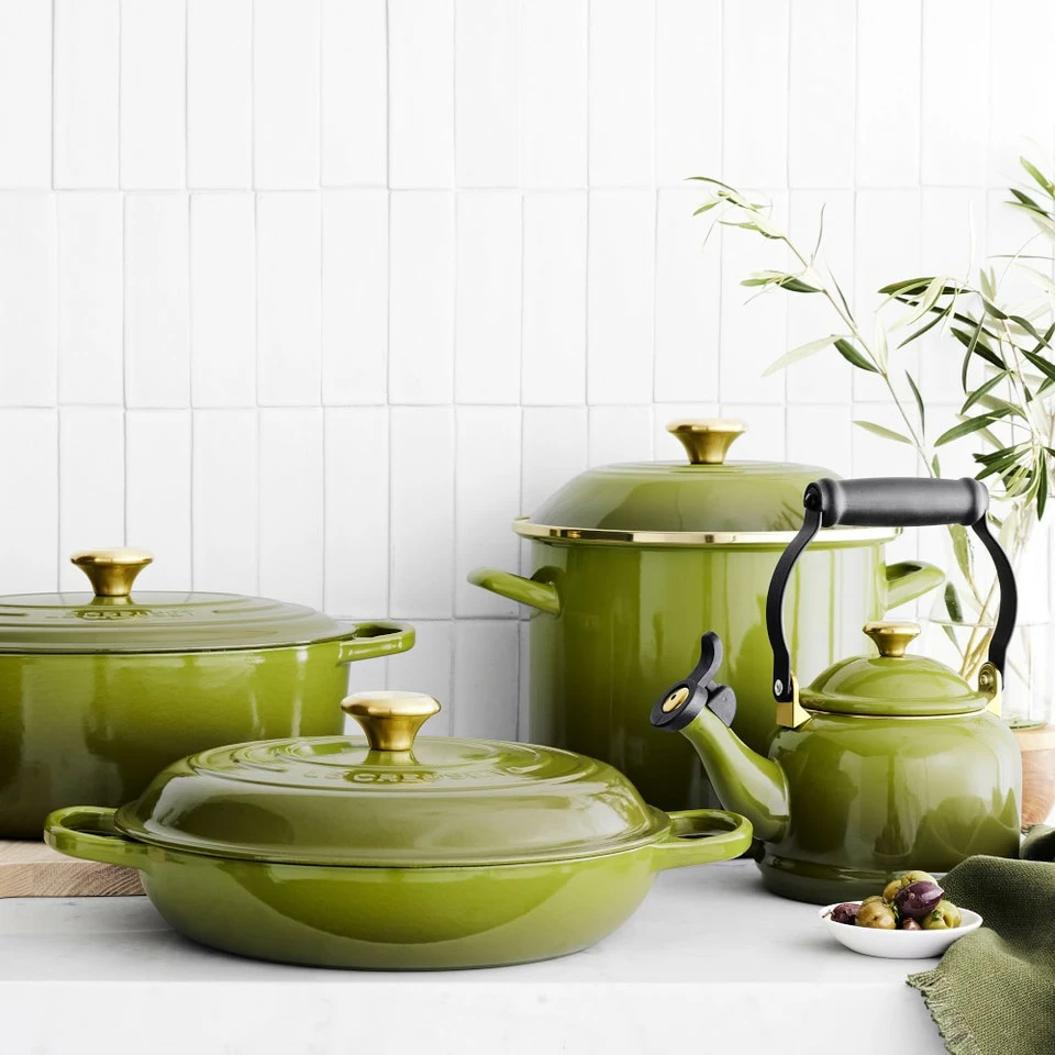 Le Creuset Classic Demi Tea Kettle - Satin Black 4 Le Creuset Classic Demi Tea Kettle - Satin Black - Image 4