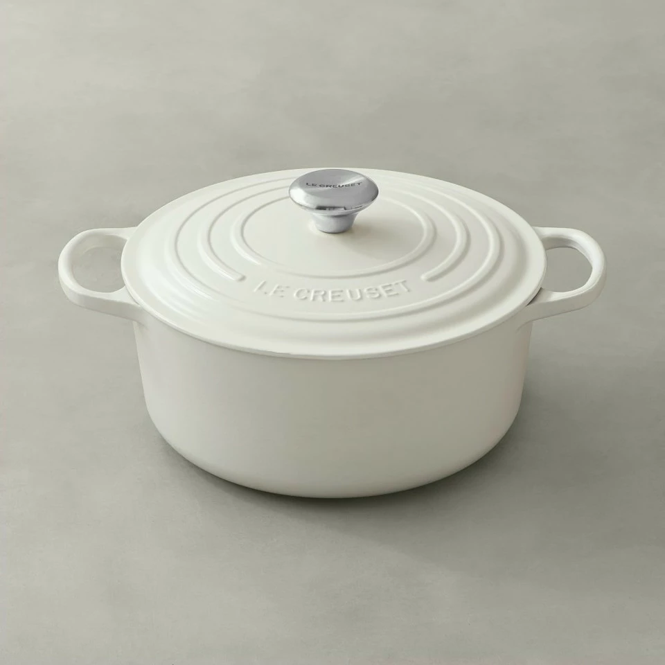 Le Creuset Signature Cast-Iron Round Dutch Oven 8 Le Creuset Signature Cast-Iron Round Dutch Oven - Image 8