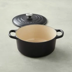 Le Creuset Signature Cast-Iron Round Dutch Oven 19 Le Creuset Signature Cast-Iron Round Dutch Oven -Cookware Shop Online le creuset signature round dutch oven 202034 0005 le creuset signature enameled cast iron round dutch oven 1 z