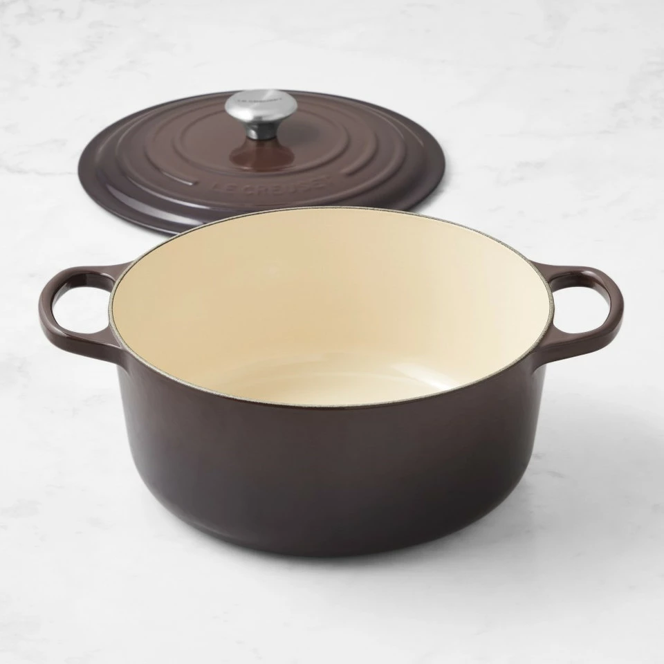 Le Creuset Signature Cast-Iron Round Dutch Oven 4 Le Creuset Signature Cast-Iron Round Dutch Oven - Image 4