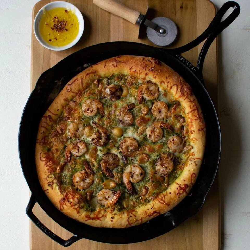 Lodge Blacklock Triple-Seasoned Cast Iron Skillet 5 Lodge Blacklock Triple-Seasoned Cast Iron Skillet - Image 5