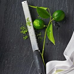 Microplane® Rasp Grater - Black 8 Microplane® Rasp Grater - Black -Cookware Shop Online microplane rasp grater alt3 imgz 1