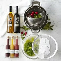 Olio Santo Extra Virgin Olive Oil -Cookware Shop Online olio santo olive oil 202113 0008 williams sonoma salad spinner z