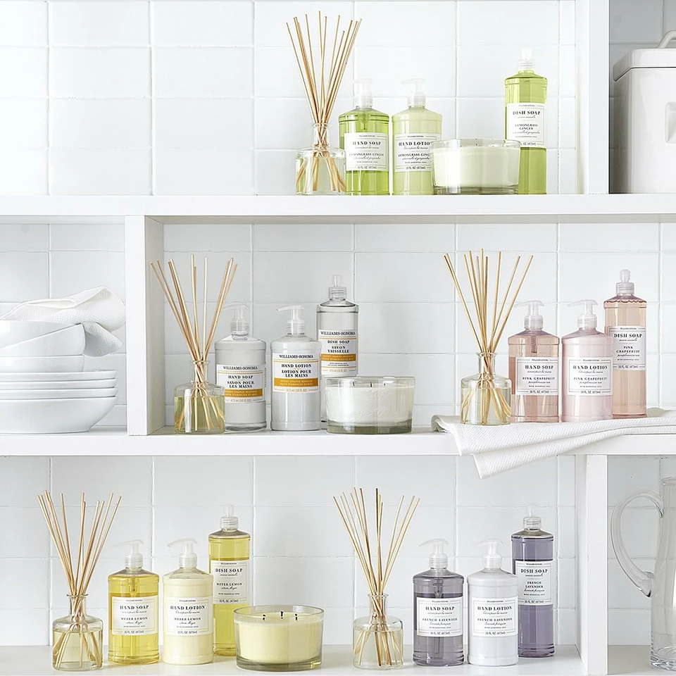 Williams Sonoma Essential Oils Hand Soap, Pink Grapefruit 4 Williams Sonoma Essential Oils Hand Soap, Pink Grapefruit - Image 4