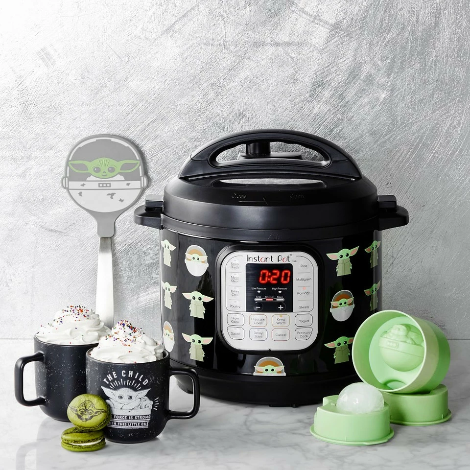 Star Wars™ The Child Ice Moulds, Set of 2 2 Star Wars™ The Child Ice Moulds, Set of 2 - Image 2